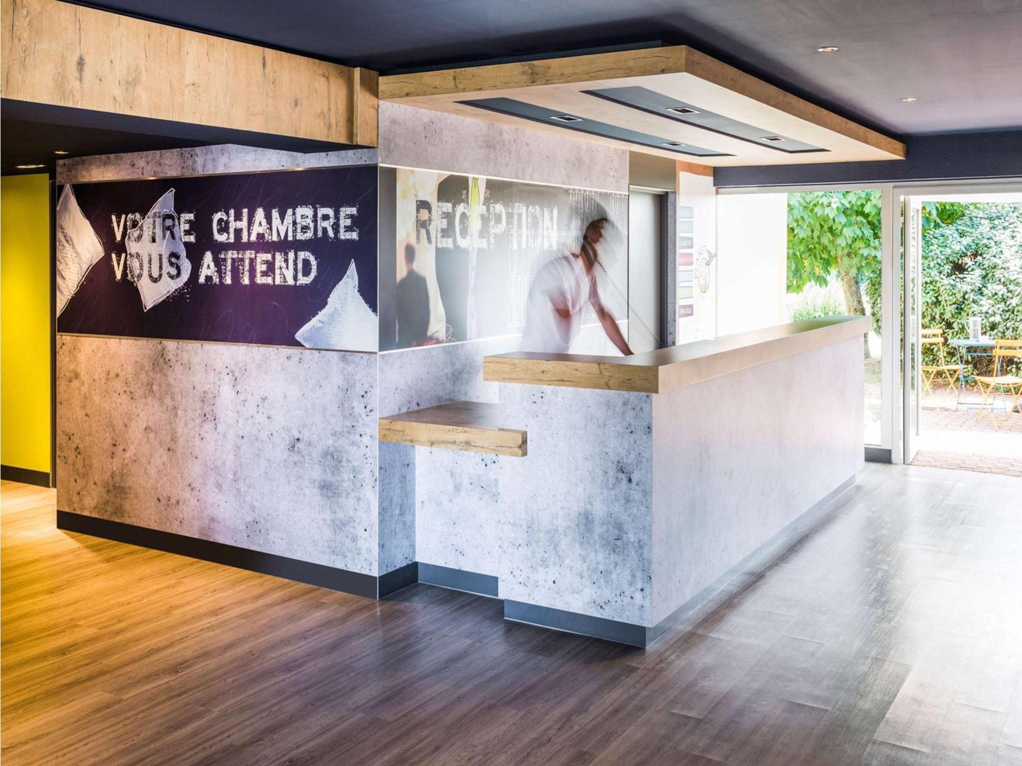 Ibis Budget Vannes Exterior photo