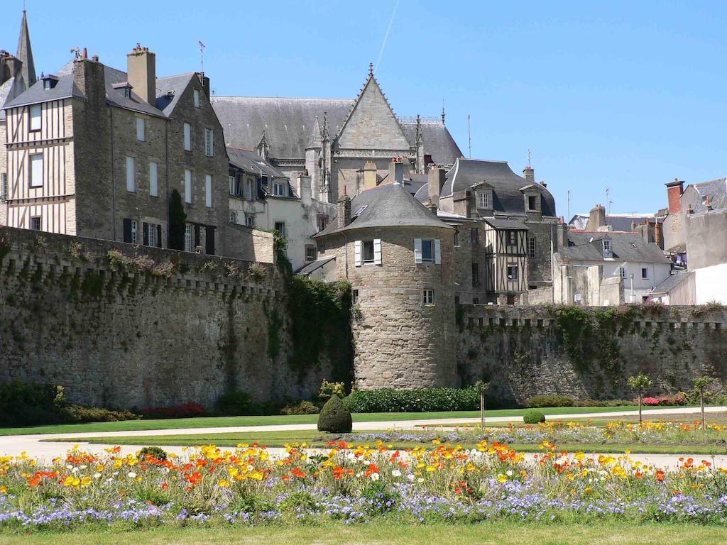Ibis Budget Vannes Exterior photo